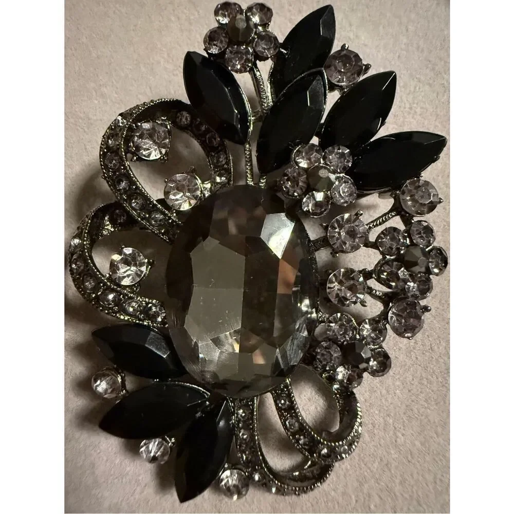 Vintage Women Brooch Black Crystal Rhinestone Floral Statement Pin